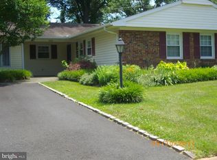 13005 Maepine Ct, Fairfax, VA 22033