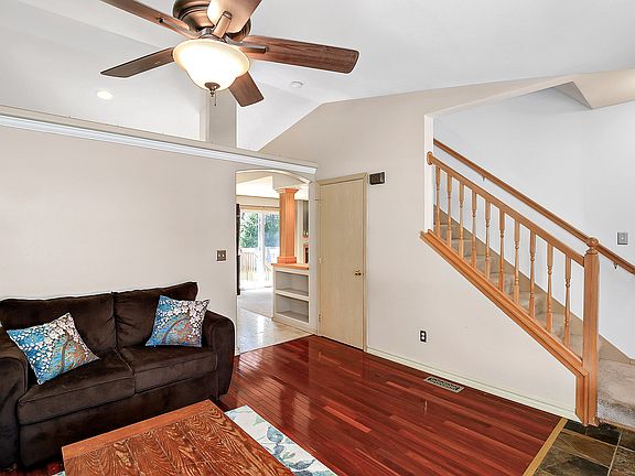 3rd image of 1271 Arrezo Dr