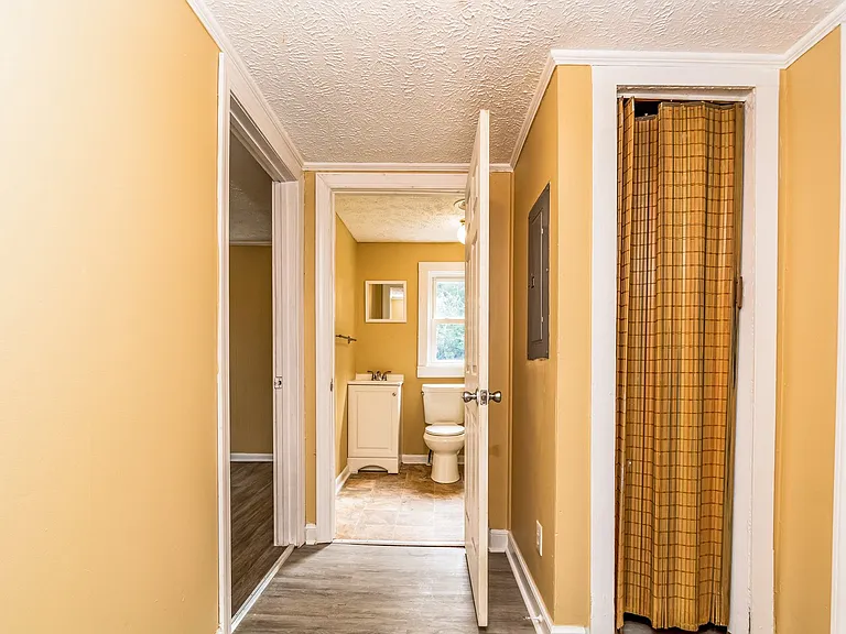 26418_029_hallway_13091416.jpg