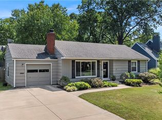 5853 Fontana Dr, Fairway, KS 66205