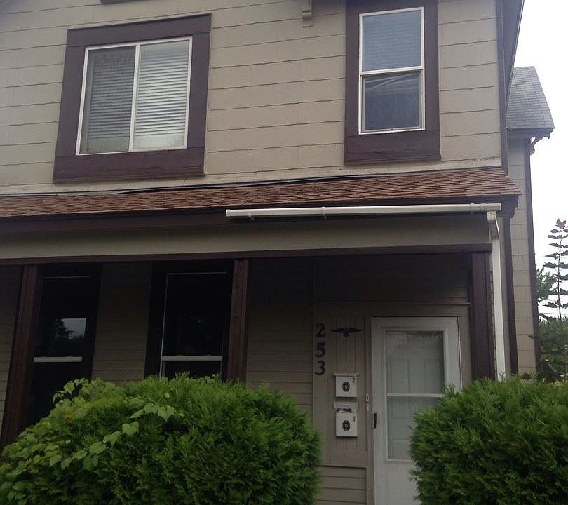 1st image of 253 Richmond St #7581360