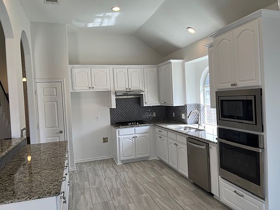 4th image of 405 Misty Ln