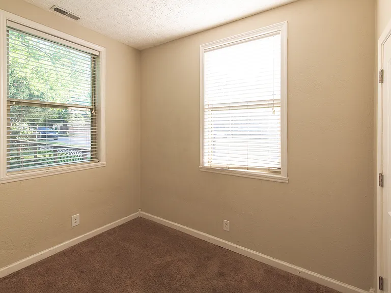 1321 Blaine Ave #E — Photo 2