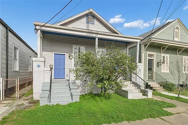 1st image of 216 Audubon St