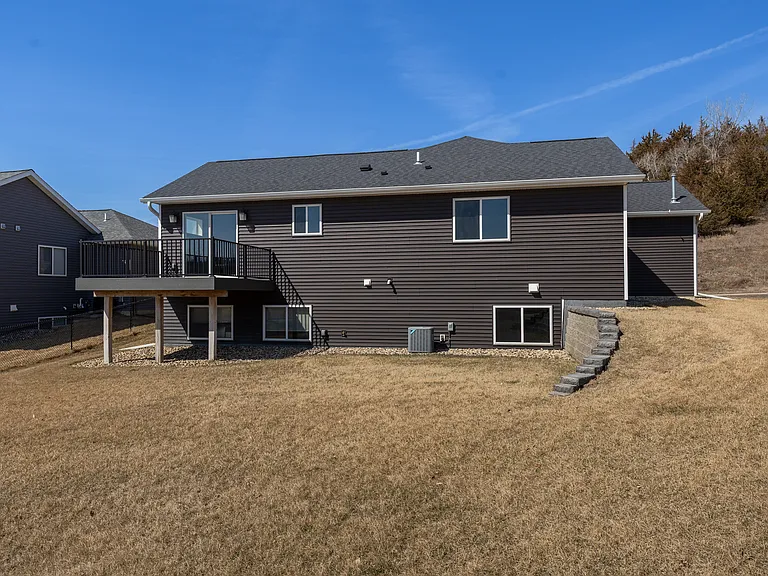 2332 Hadley Hills Dr NE — Photo 2