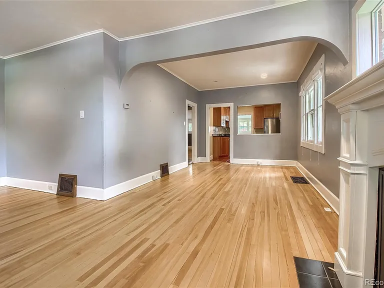470 S Williams St — Photo 20