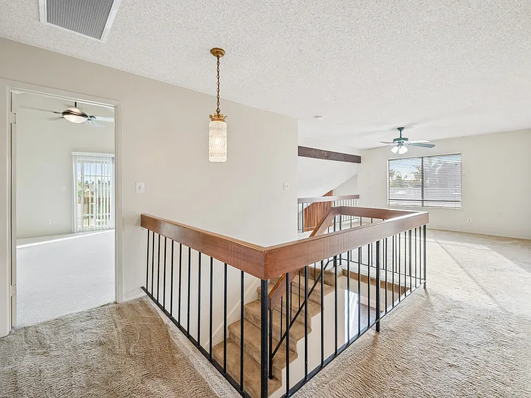 8936 Libra Dr — Photo 32