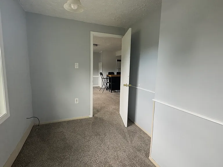 1320 W Montrose St #3 — Photo 8