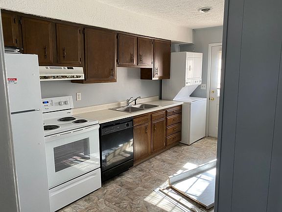 5th image of 171 Lois Dr Unit 2