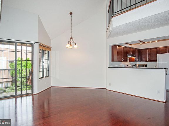 3rd image of 6020C Curtier Dr #6020C