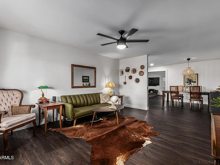 2200 N Los Altos Dr — Photo 6