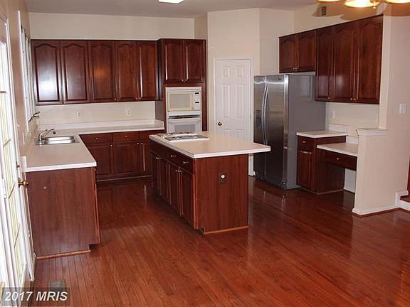 3rd image of 10432 Courtney Dr