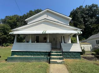 1424 Harvey Rd, Huntington, WV 25701
