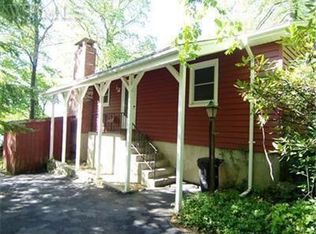 280 Lake Shore Rd, Putnam Valley, NY 10579