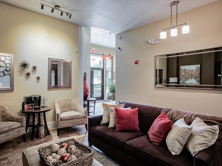 The Metropolitan is in one of the most distinctive areas in Central Arkansas. The Metropolitan combines technology, location, and design all with an urban twist.
