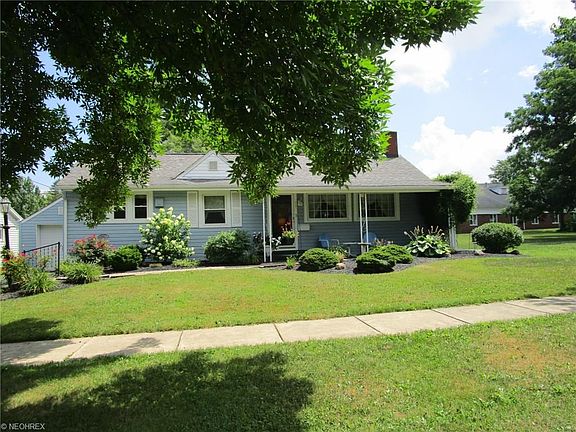 3rd image of 28 N Elm St