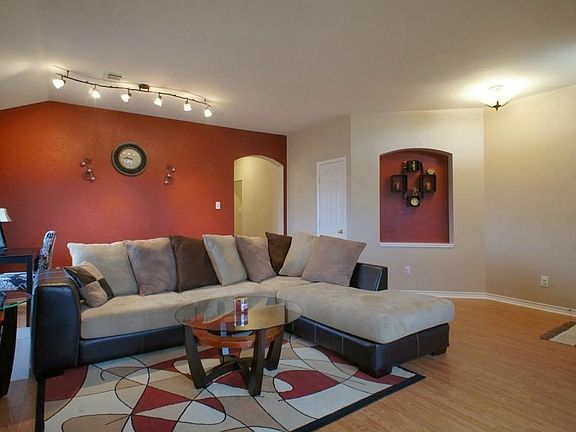2nd image of 801 Jockey Club Ln