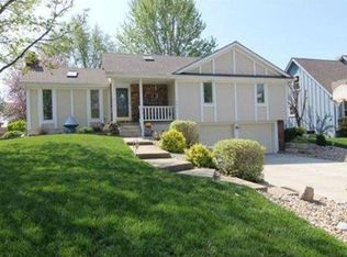 4063 SW Camelot Dr, Lees Summit, MO 64082