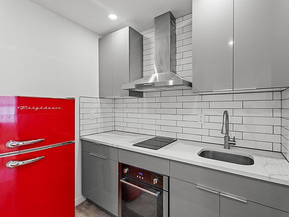 2nd image of 695 Summit Ave #2B