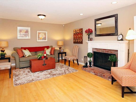 2nd image of 3231 Gleneeden Way