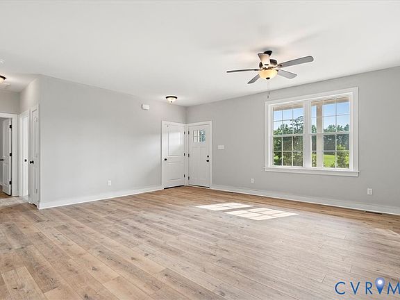5th image of 16 Maple Knoll Trce