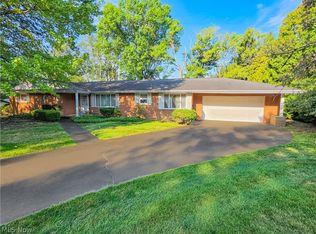 1815 Glenmont Dr NW, Canton, OH 44708