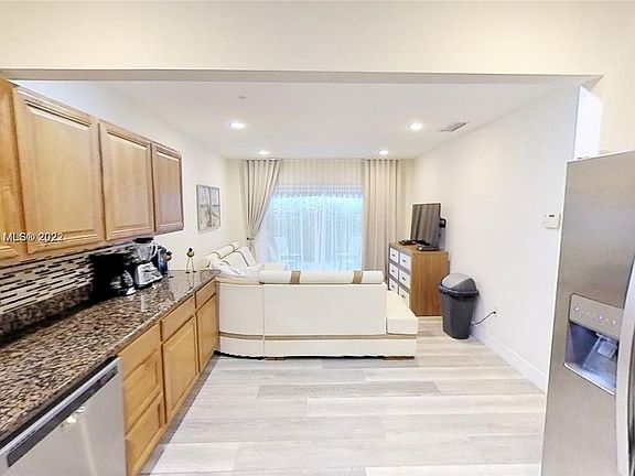 5th image of 301 88th St #301