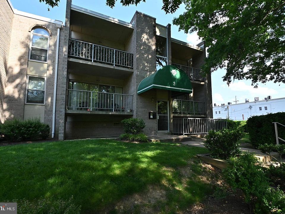 1st image of 2 Canterbury Sq APT 101