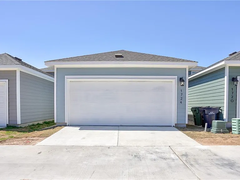 1724 W Artesian Springs Xing — Photo 18