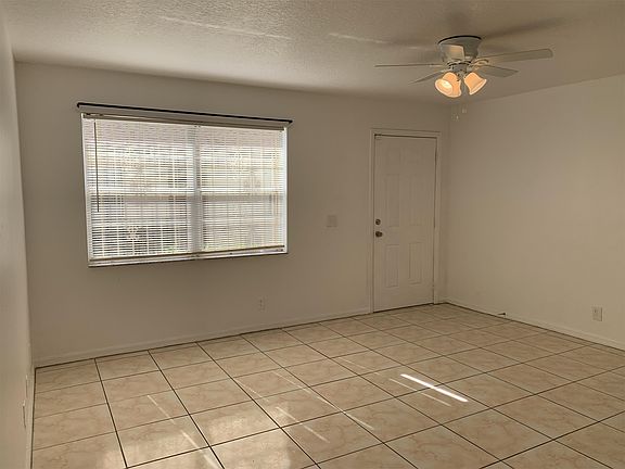 4th image of 3807 Windsor Ave #2
