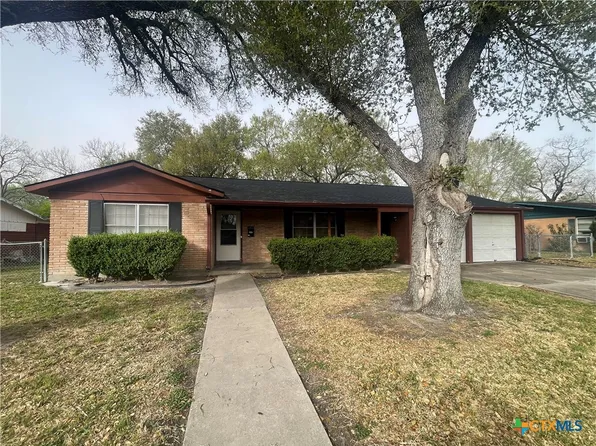 3403 Redwood Dr, Victoria, TX 77901