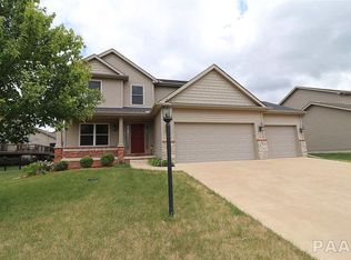 2711 W Stonehenge Ct, Peoria, IL 61615