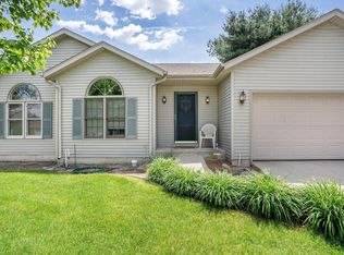 4119 Anchor Dr, Mishawaka, IN 46544