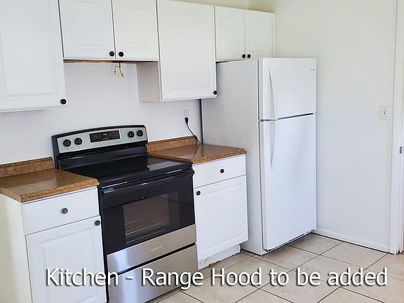 5th image of 604 Tangerine St