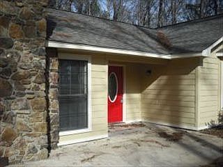 2nd image of 1043 Southgate Dr