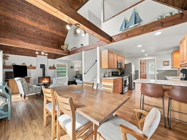 13879 Phelps Rd, Charlevoix, MI 49720