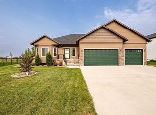 7214 Eagle Pointe Dr S, Fargo, ND