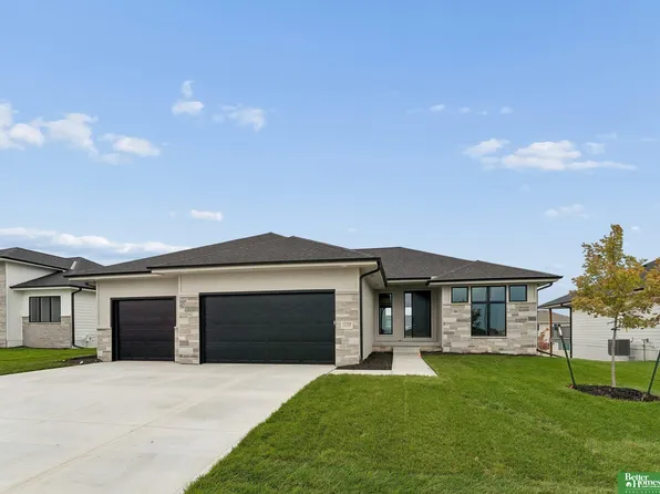 11718 S 124th Ave, Papillion, NE 68046