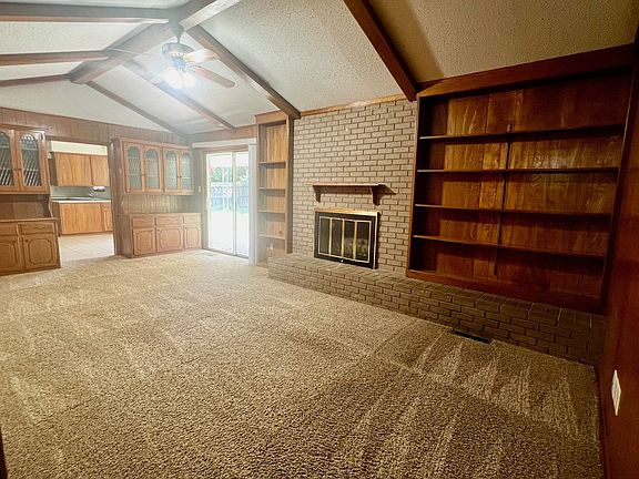 5th image of 217 N Mercedes Dr