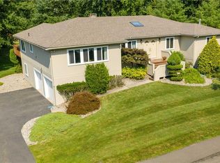 12 Tarry Hill Dr, New City, NY 10956