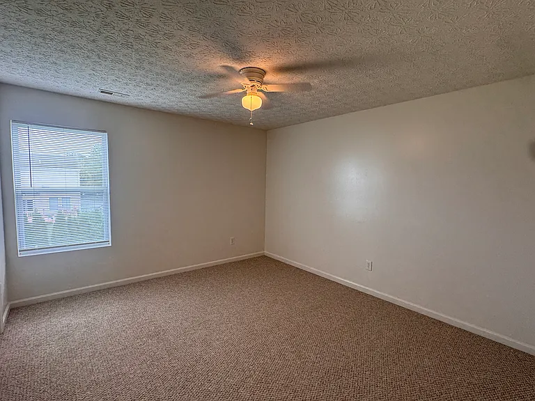 8175 Grant Park Ave — Photo 44
