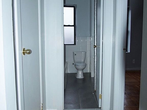5th image of 210 W 262nd St APT 6O