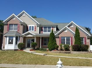 670 N 4th Ave, Addison, IL 60101