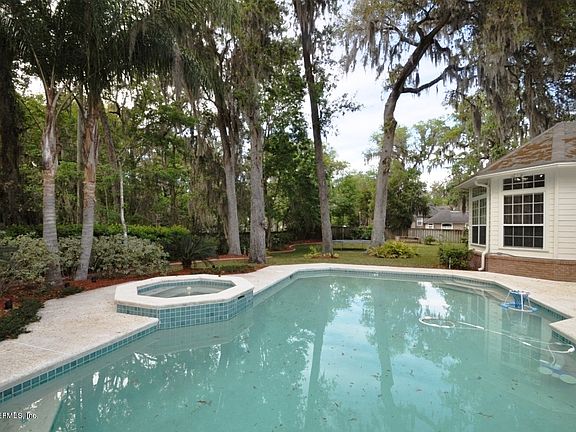 5th image of 12880 Bay Plantation Dr