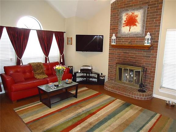 2nd image of 3648 Fairview Dr