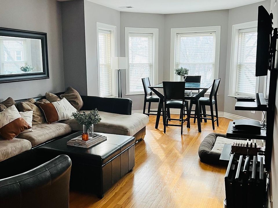 1st image of 5701 N Maplewood Ave #2
