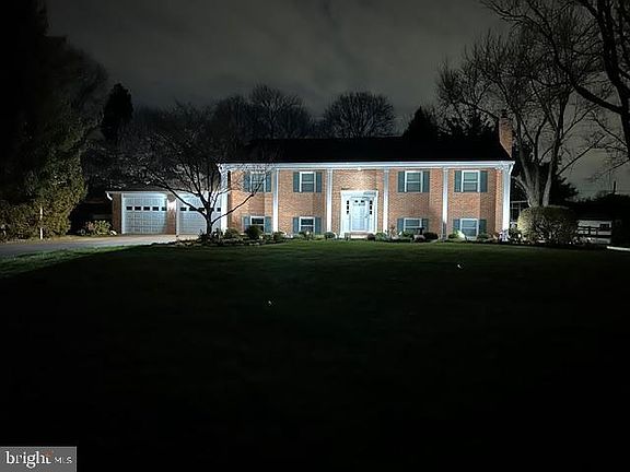 2nd image of 10630 Hesperian Dr