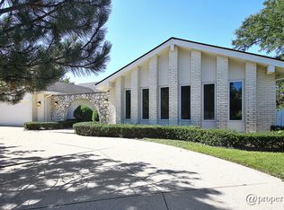 3721 Torrey Pines Pkwy, Northbrook, IL 60062