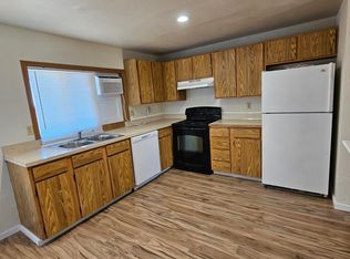 32 W Prasch Ave #B, Yakima, WA 98902