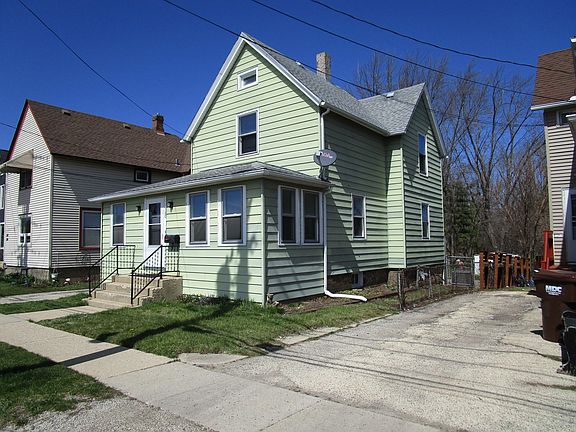 2nd image of 130 1st St
